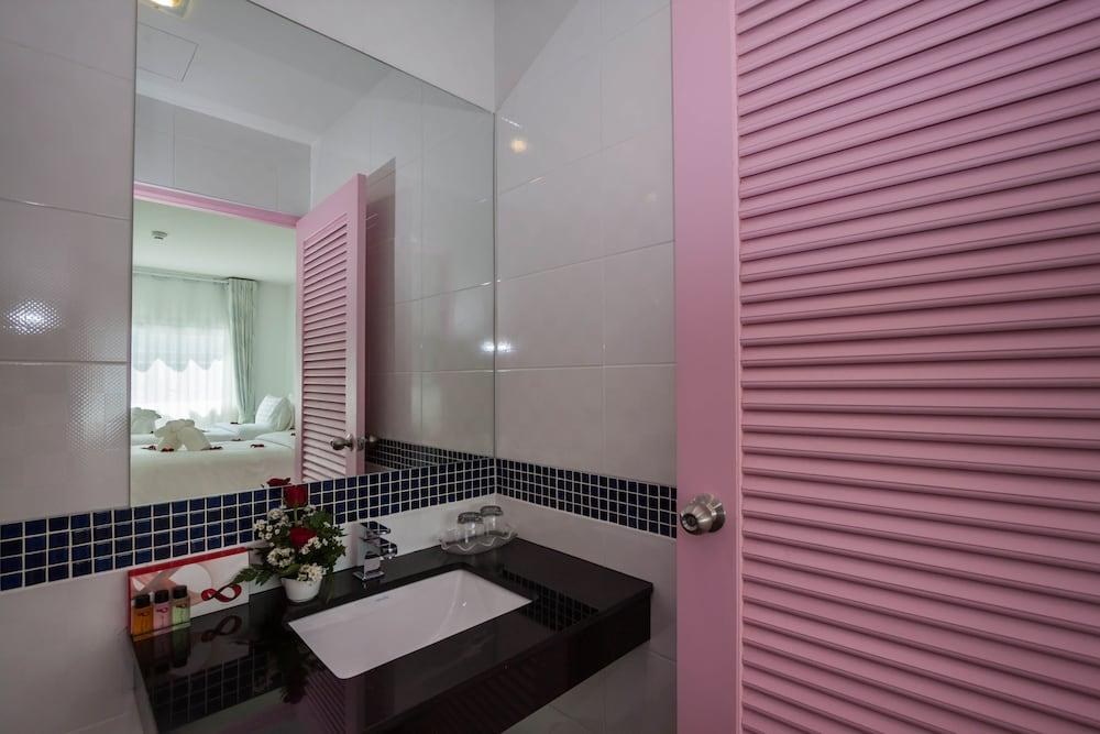 Tuana Patong Holiday Hotel photo 3