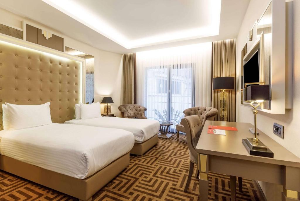 RAMADA HOTEL & SUITES ISTANBUL GOLDEN HORN photo 4
