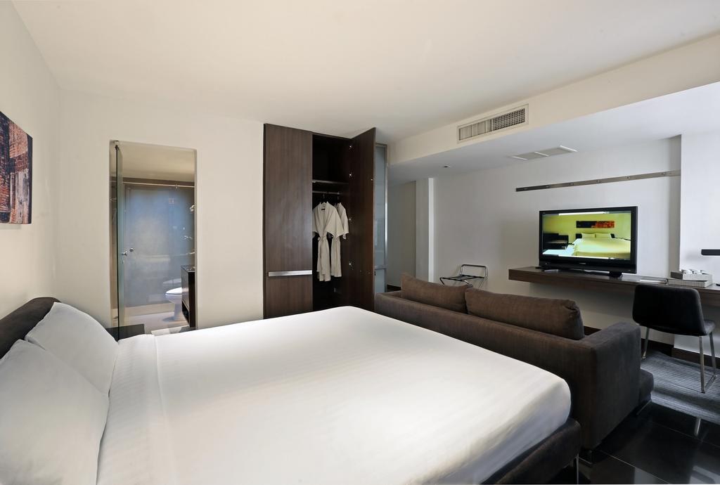S 33 COMPACT SUKHUMVIT HOTEL photo 1