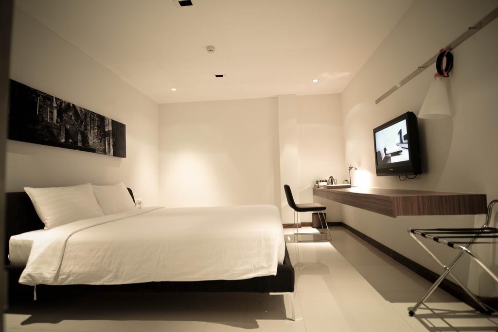 S 33 COMPACT SUKHUMVIT HOTEL photo 3