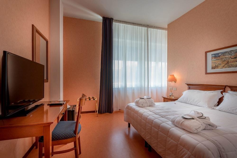HOTEL VILLA EUR