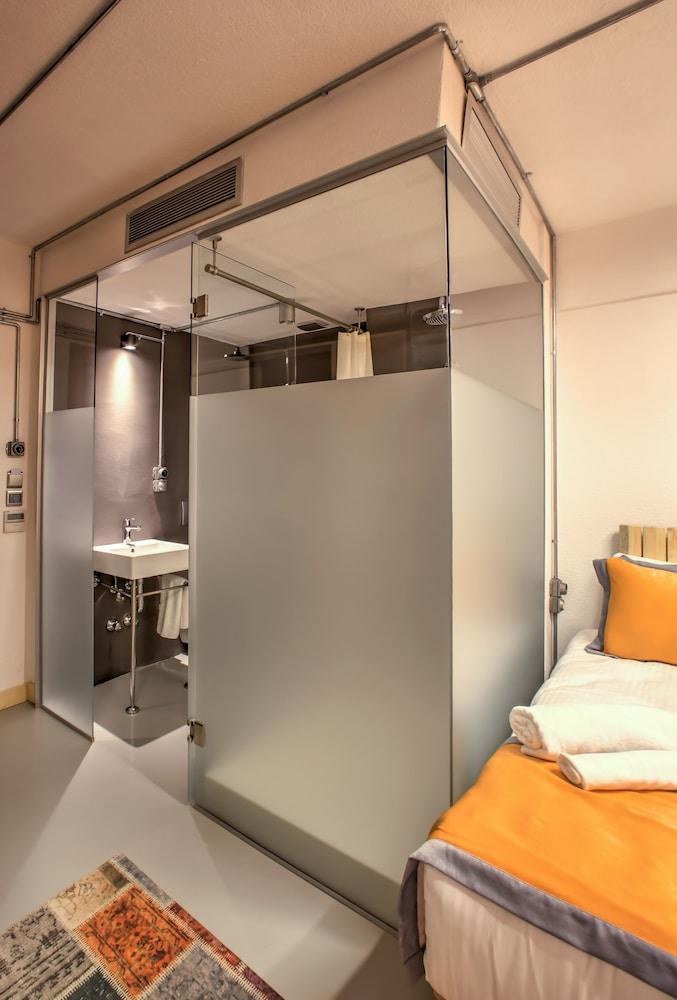 VAVIEN HOTEL photo 2