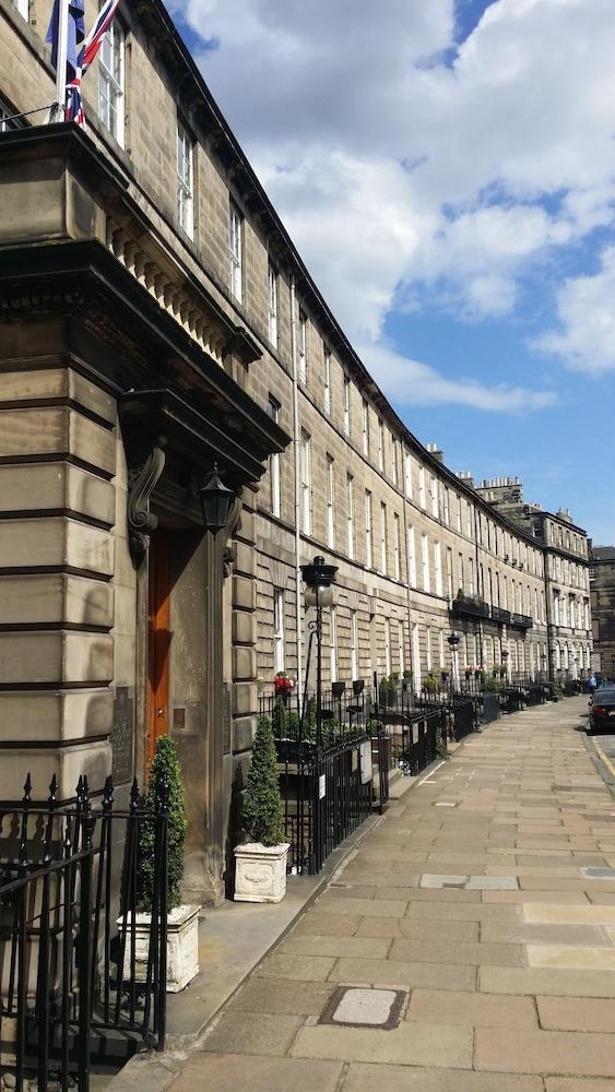 THE ROYAL SCOTS CLUB photo 3