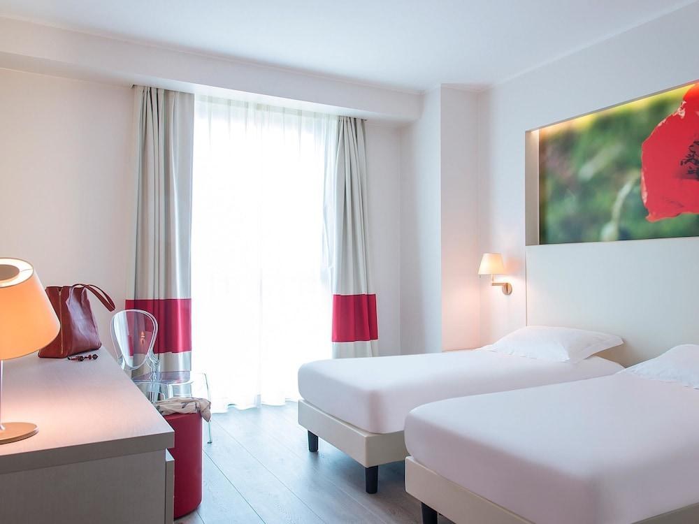 IBIS STYLES MILANO EST SETTALA photo 3