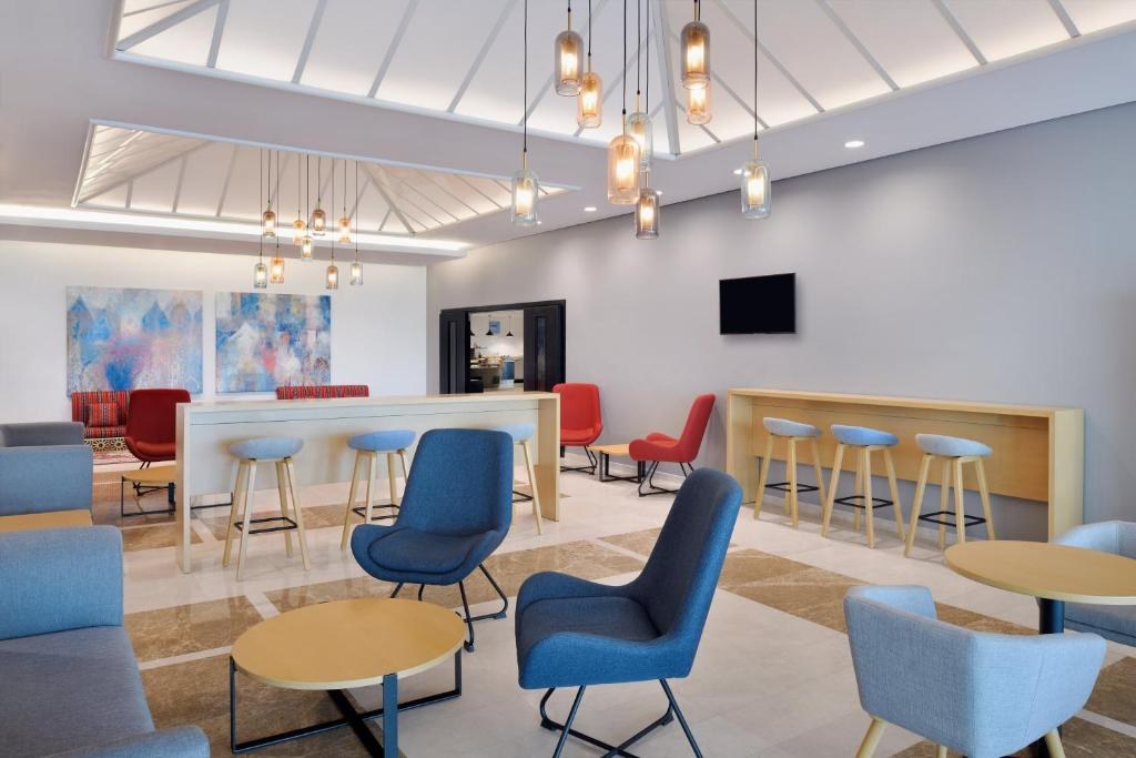 Holiday Inn Express Dubai Airport by IHG photo 1