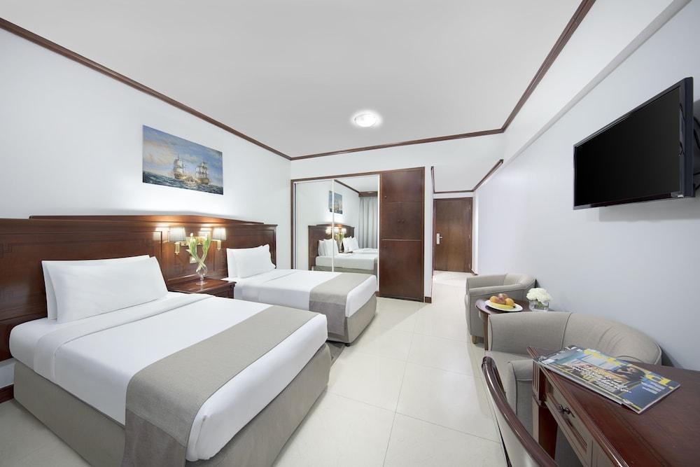 ADMIRAL PLAZA HOTEL photo 3