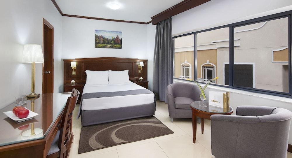 ADMIRAL PLAZA HOTEL photo 4