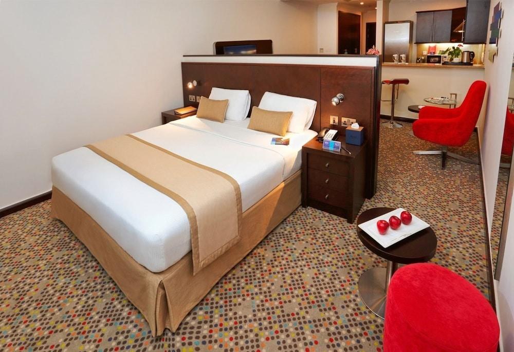 PARK INN BY RADISSON HOTEL APARTMENTS photo 2
