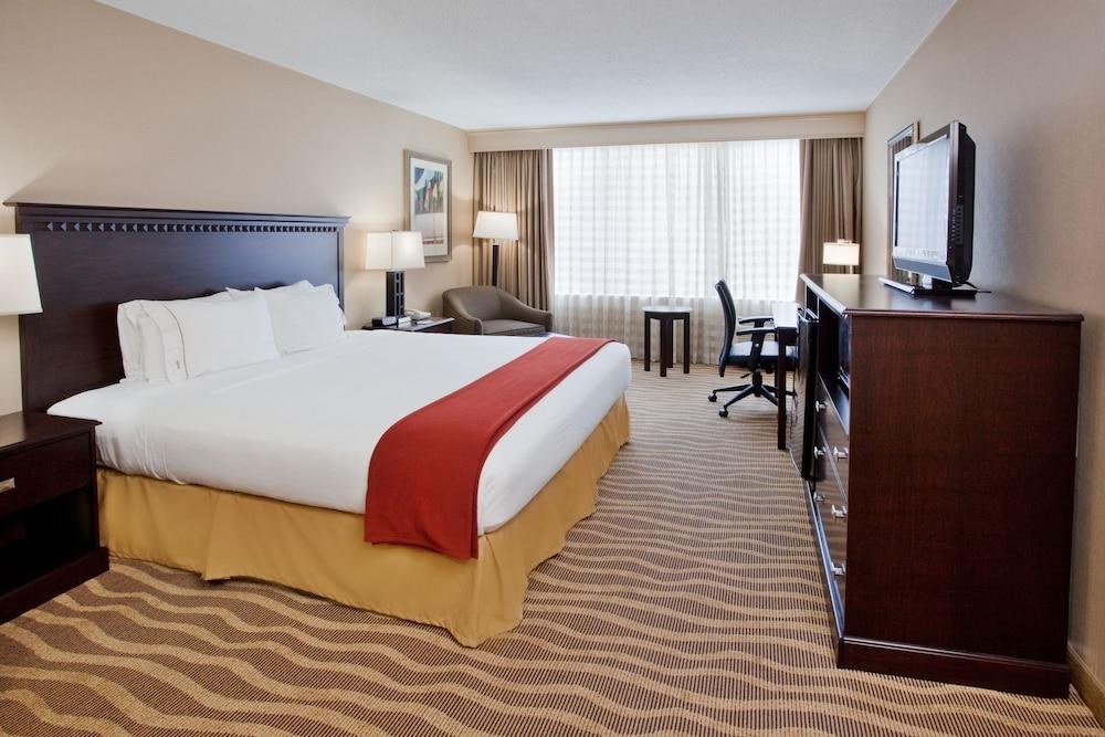 HOLIDAY INN EXPRESS ATLANTA-KENNESAW photo 2