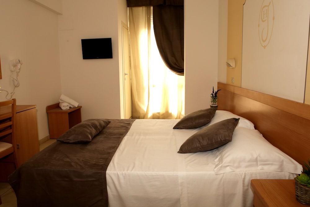 HOTEL NEW JOLIE RIMINI photo 2