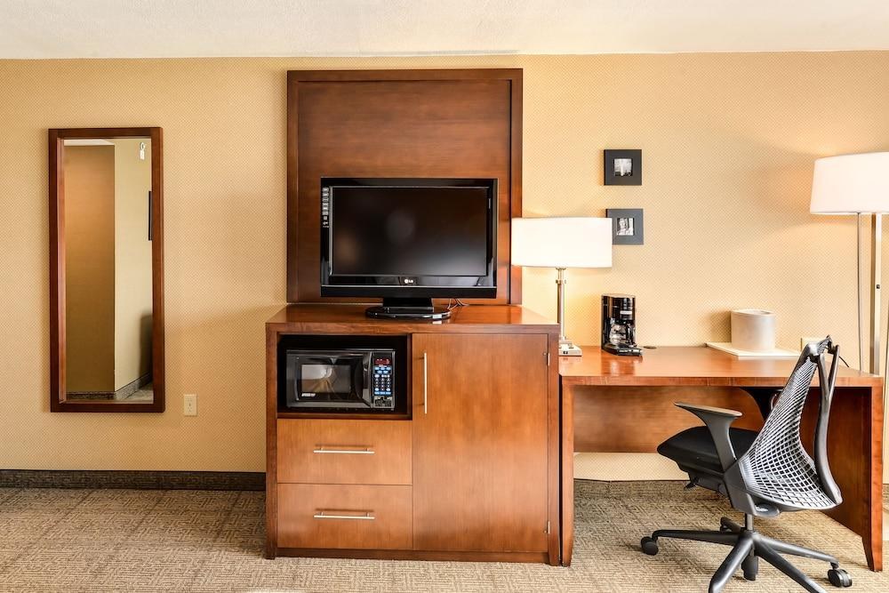 HOLIDAY INN EXPRESS WASHINGTON DC N-SILVER SPRING photo 2
