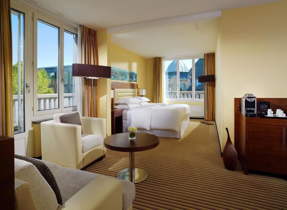 Neues Schloss Privat Hotel Zurich, Autograph Colle photo 4