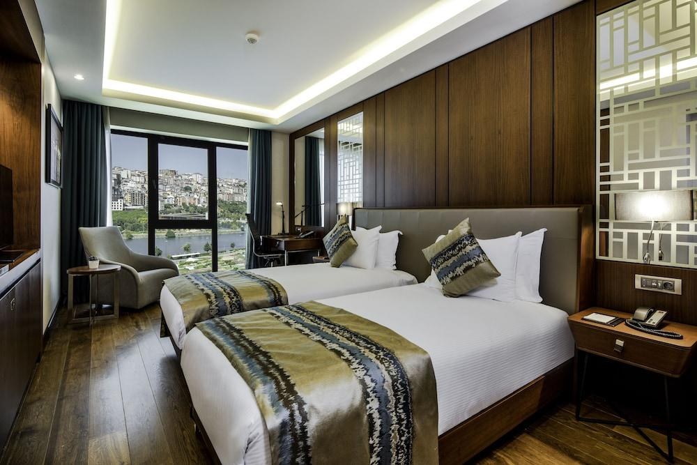 CLARION HOTEL GOLDEN HORN photo 2