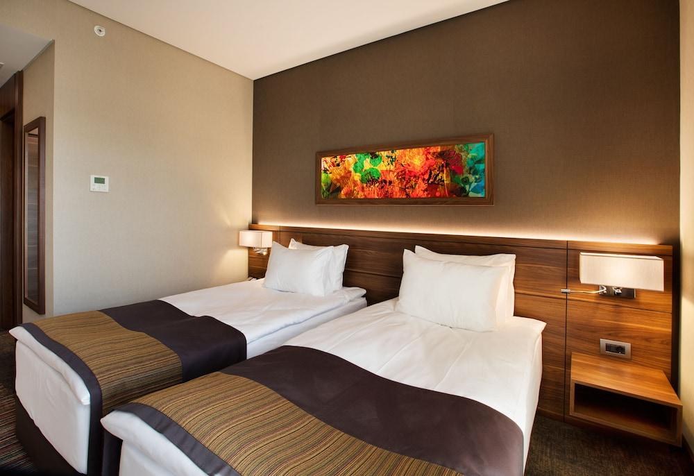 HOLIDAY INN ISTANBUL KADIKOY photo 3