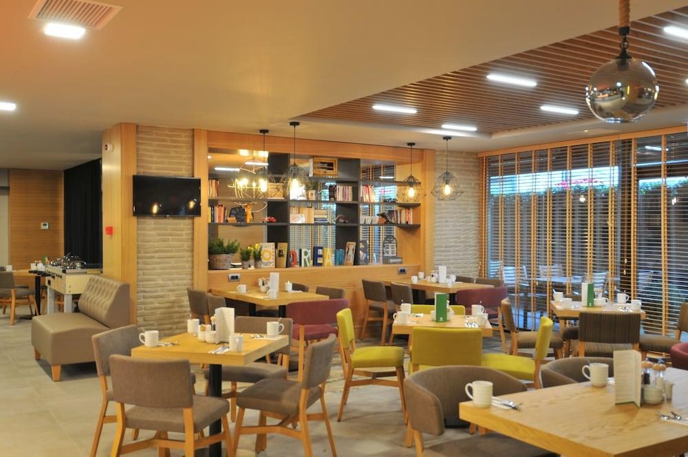 HOLIDAY INN ISTANBUL KADIKOY photo 4