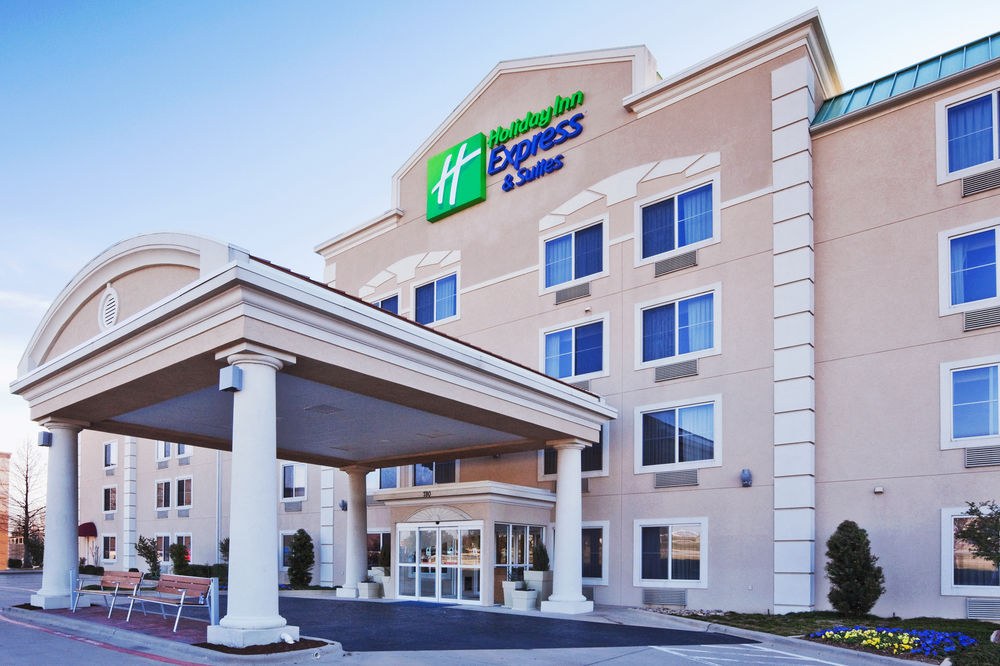 HOLIDAY INN EXPRESS HOTEL & SUITES DALLAS LEWISVILLE