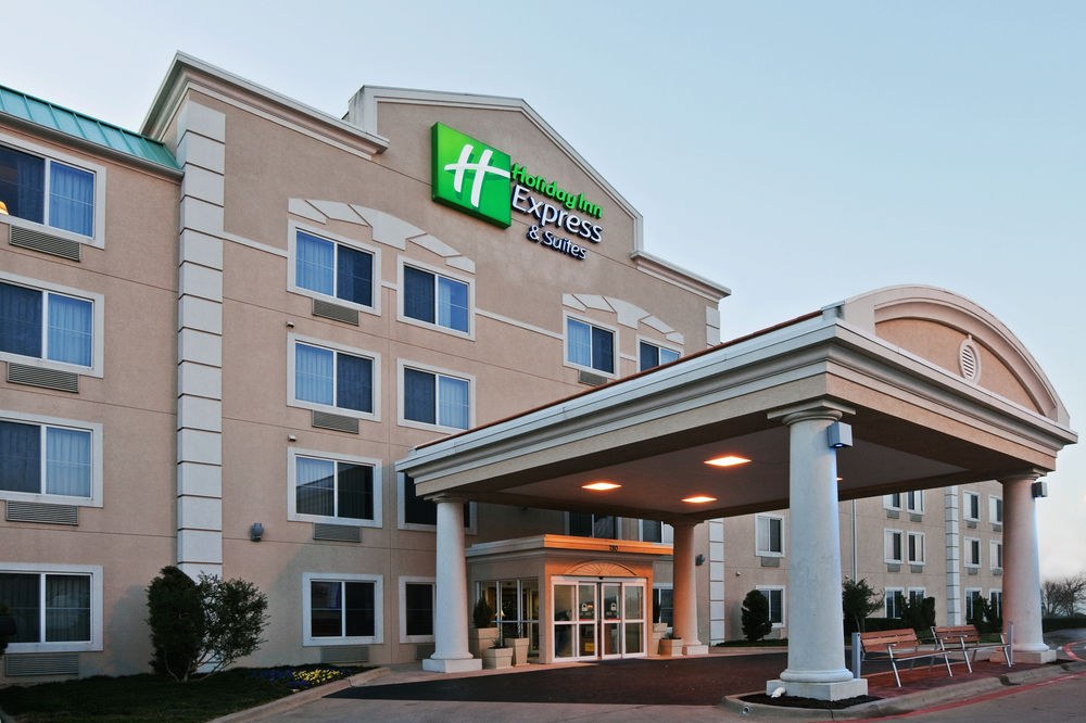 HOLIDAY INN EXPRESS HOTEL & SUITES DALLAS LEWISVILLE photo 1
