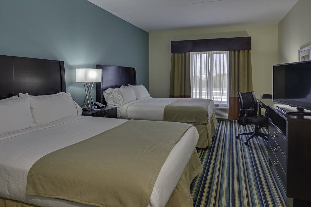 HOLIDAY INN EXPRESS & SUITES ORLANDO EAST-UCF AREA photo 1