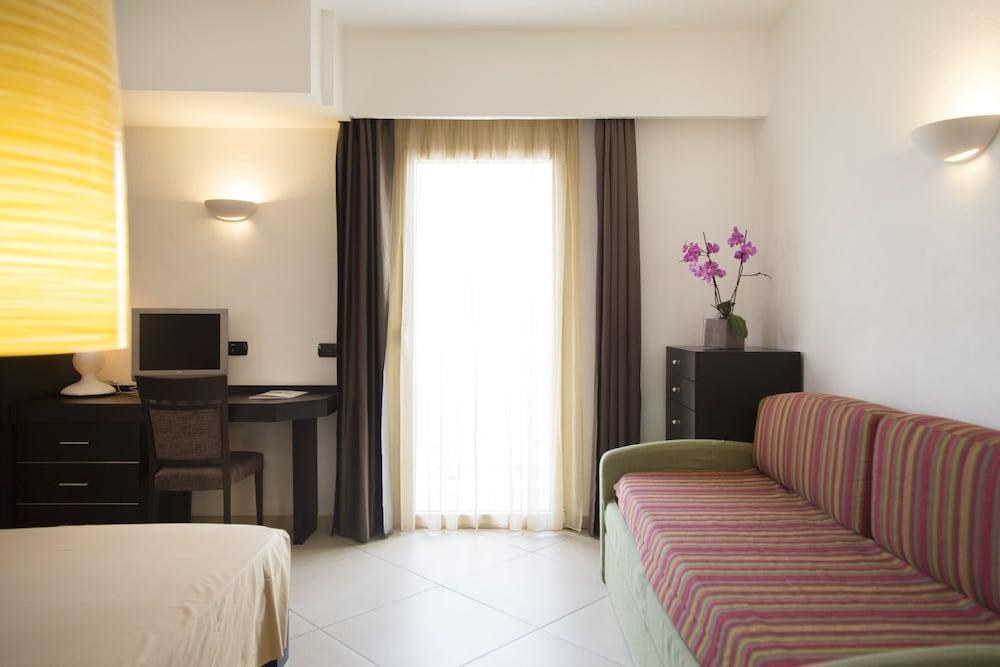 Hotel Baja - BLU HOTELS photo 2