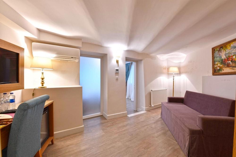 GLK PREMIER SEA MANSION SUITES photo 3