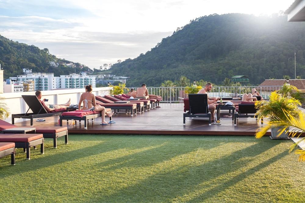 Paripas Patong Resort photo 4