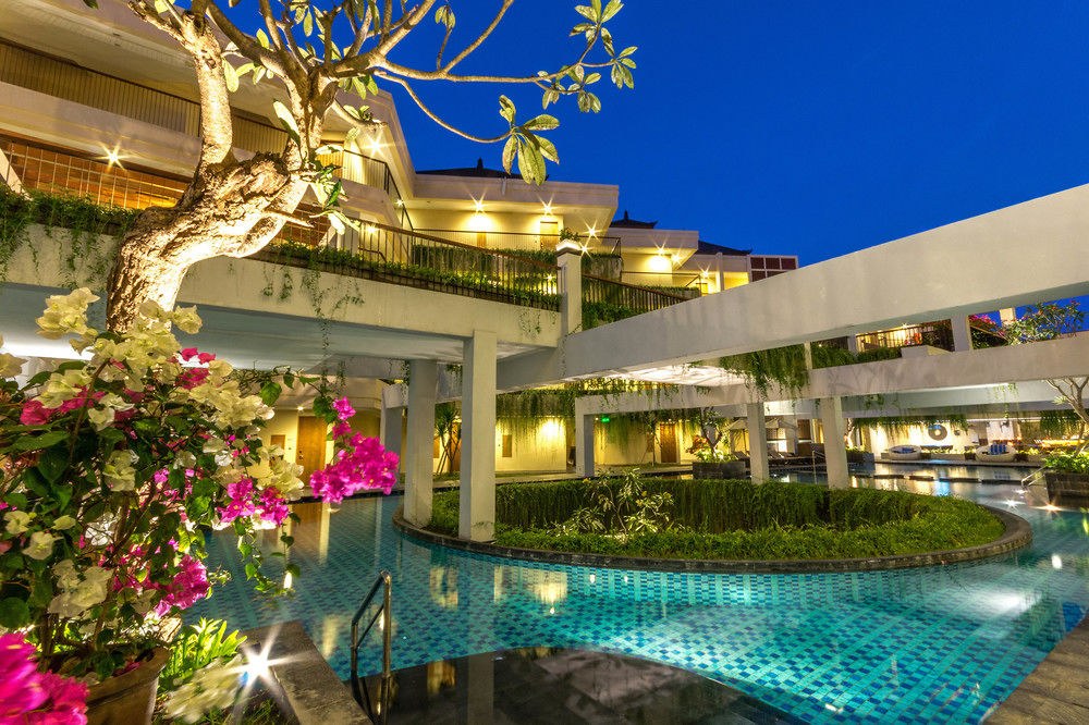 Vouk Hotel And Suites photo 1