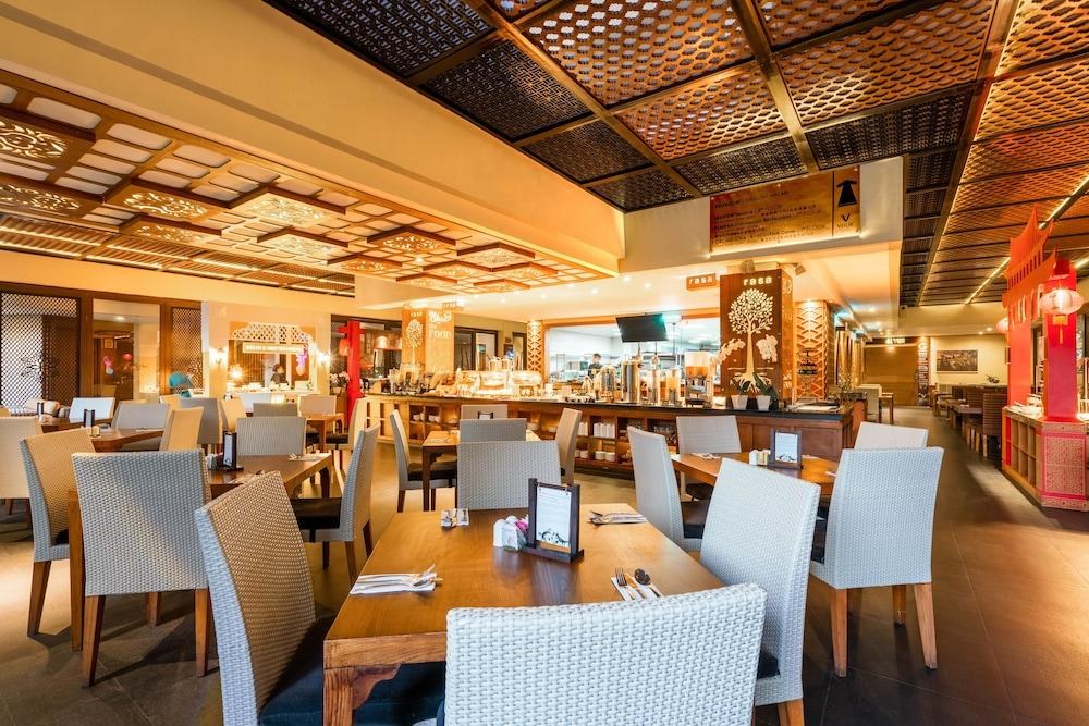 Vouk Hotel And Suites photo 2