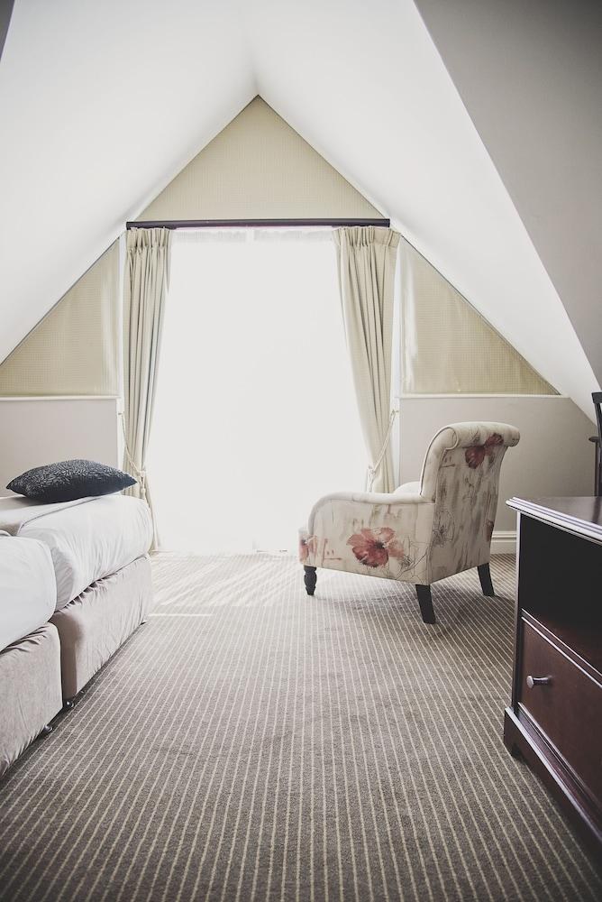 The Bantry Bay Aparthotel by Totalstay photo 4