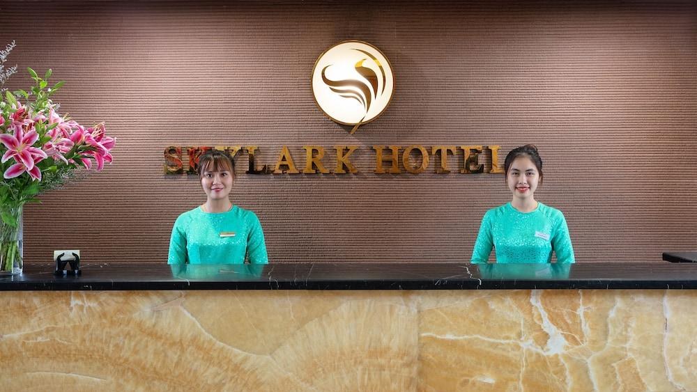 SKYLARK HOTEL photo 4
