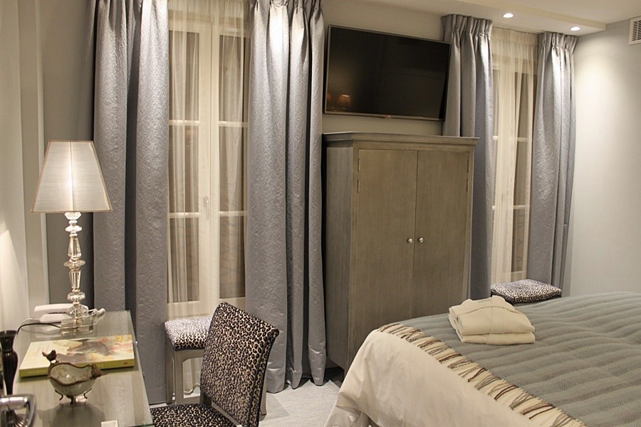 MY HOME IN PARIS photo 2