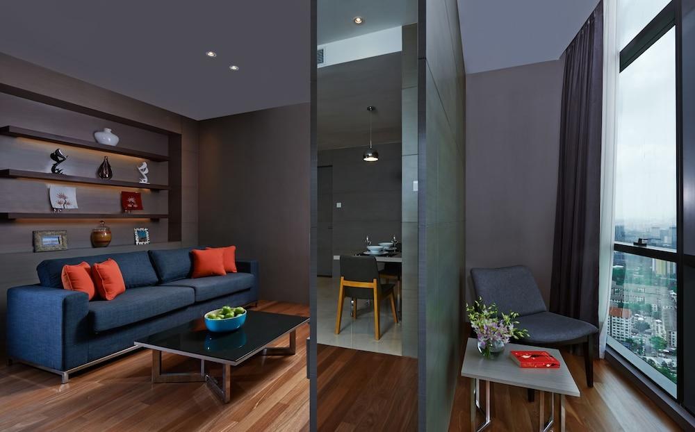 VE HOTEL & RESIDENCE photo 2