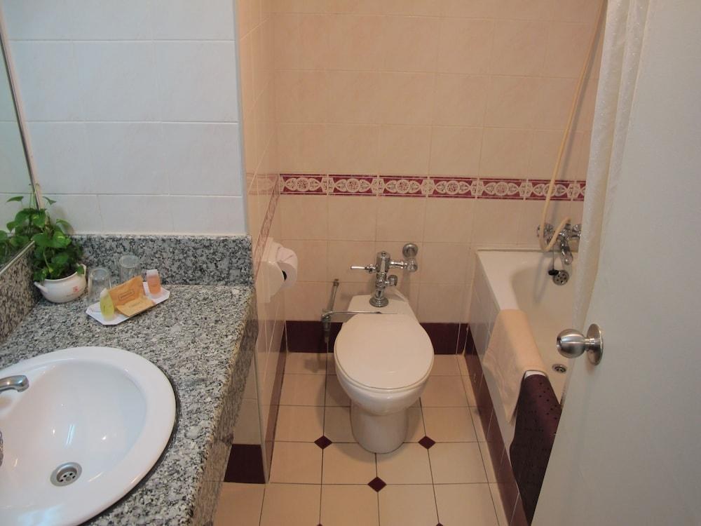HOTEL GRAND CONTINENTAL KUCHING photo 2