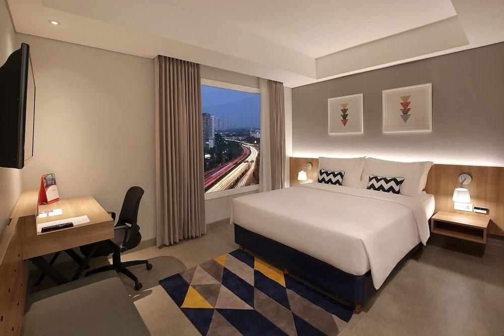 SWISS-BELINN SIMATUPANG photo 3