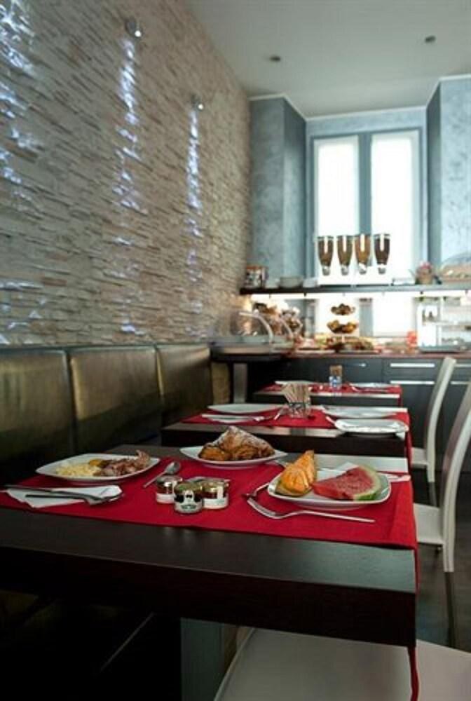 Hotel Five photo 3