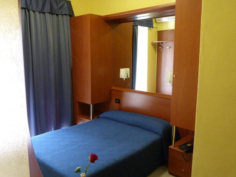 Hotel Aurora photo 4