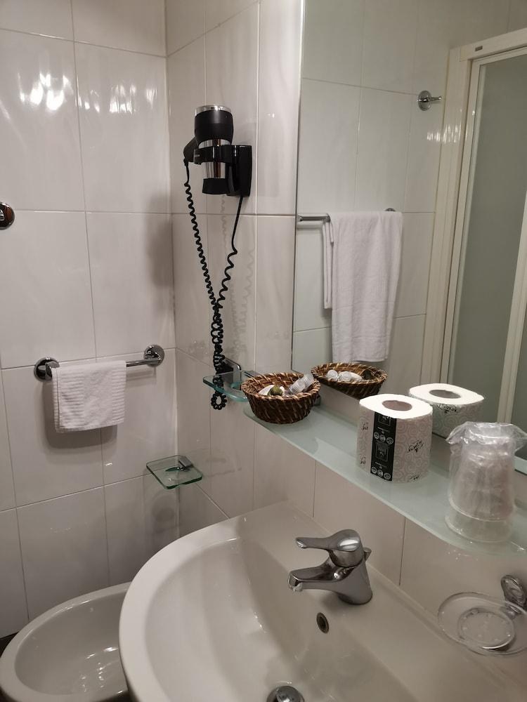 Hotel Ideale photo 2