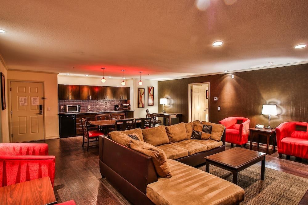 TUSCANY SUITES & CASINO photo 4