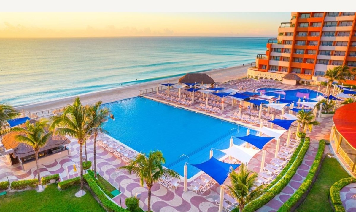 CROWN PARADISE CLUB CANCUN