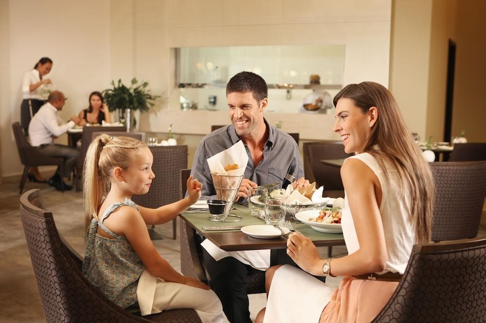 COSMOPOLITAN HOTEL DUBAI photo 3