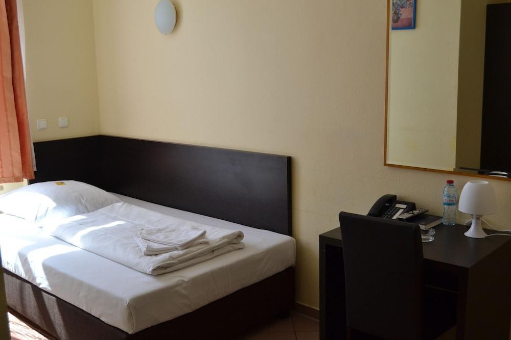 Angel Hotel photo 4