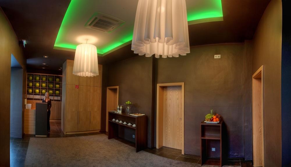 The New Yorker Hotel photo 2