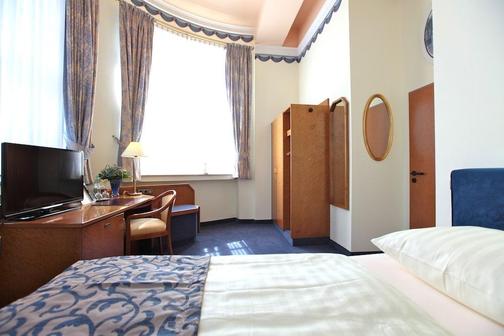 Hotel Viktoria photo 2