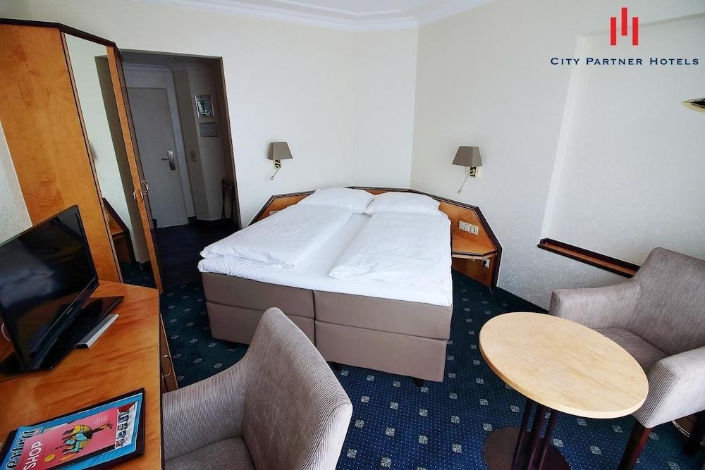 Hotel Senator photo 1