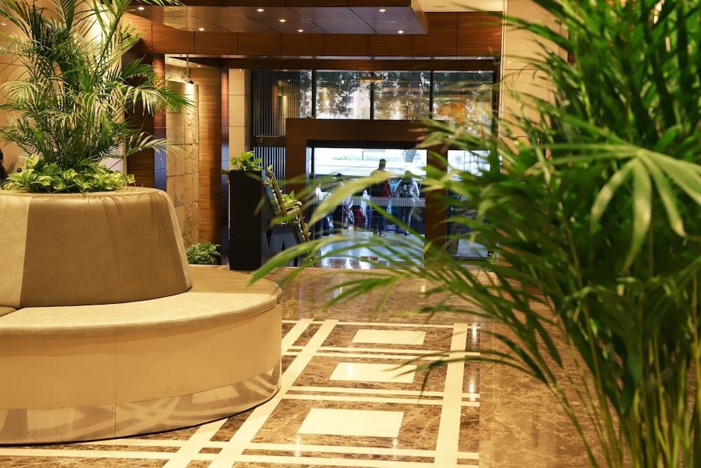 MAJESTIC CITY RETREAT HOTEL photo 4