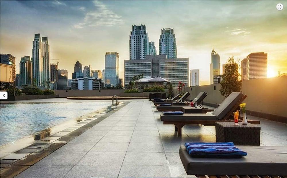 ROYAL KUNINGAN HOTEL photo 2