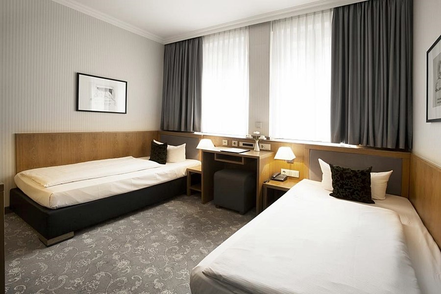 TOWNHOUSE HOTEL photo 4