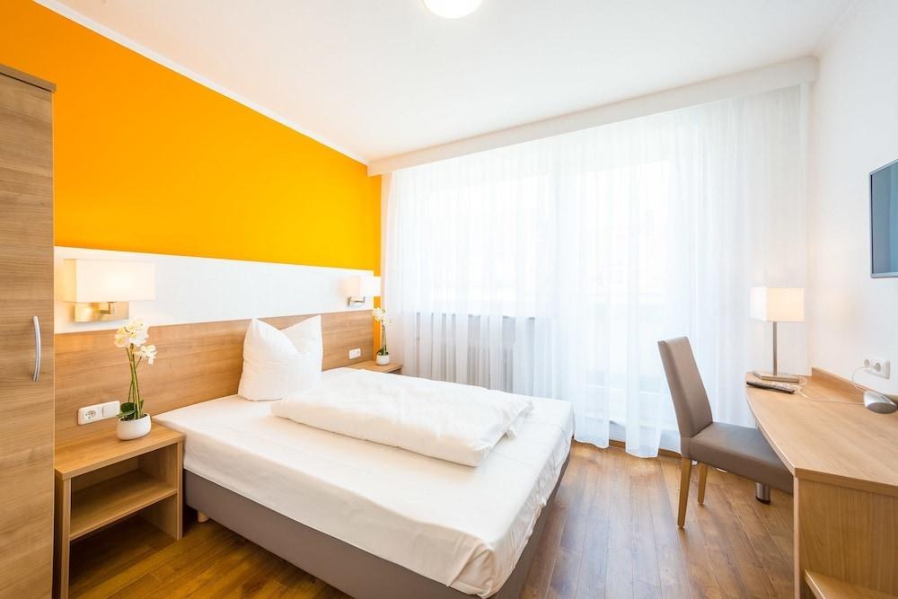 Hotel S16 photo 2