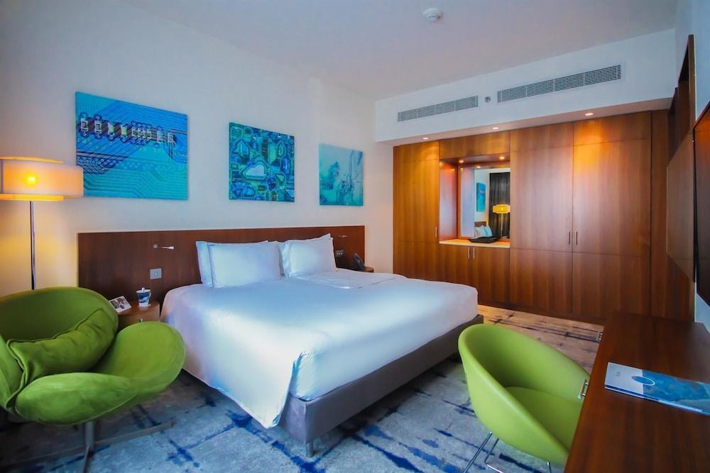 Media One Hotel Dubai photo 4