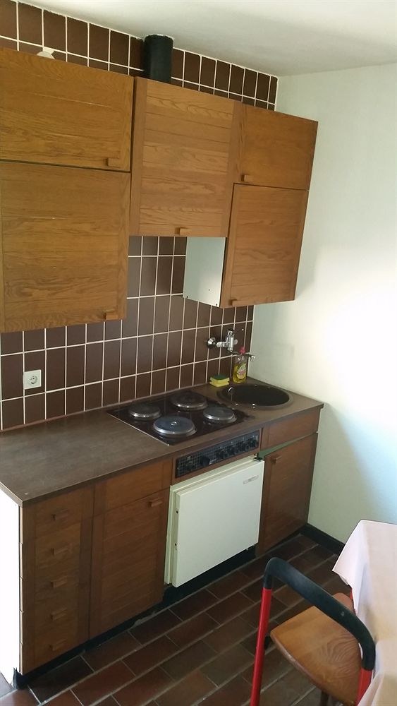 APARTMENT TRIM