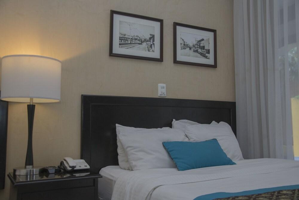 Hotel Colonial photo 2